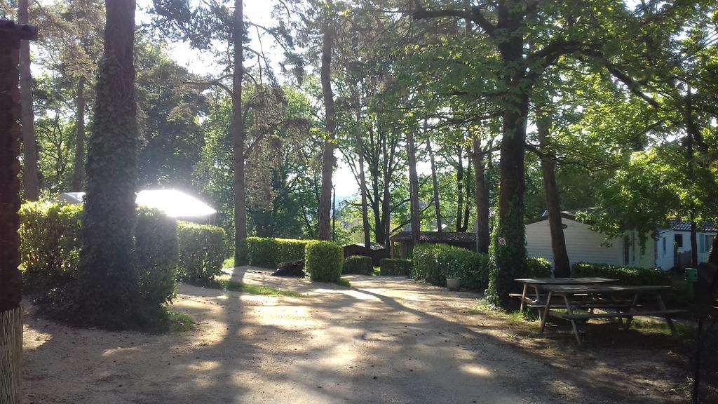 Camping 46 Rainettes Goujounac Экстерьер фото